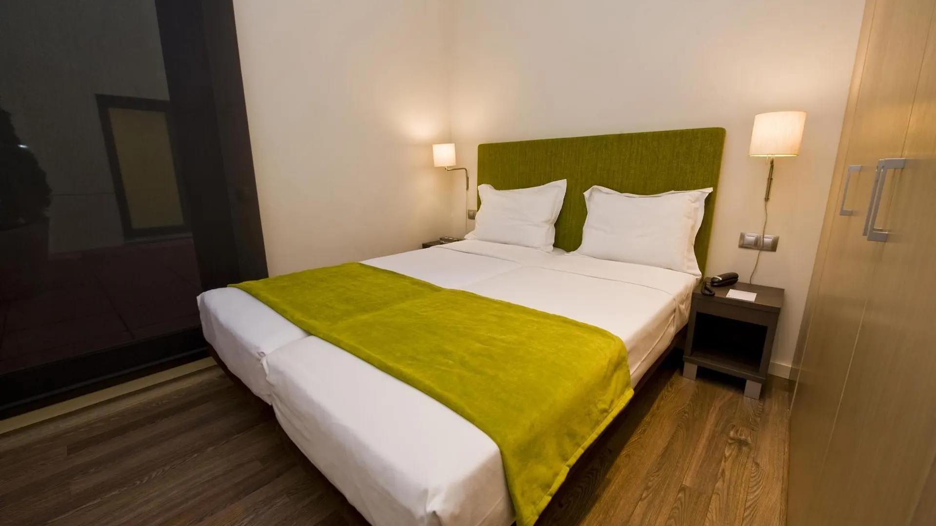 Casp 74 Apartments Barcelona 0*,